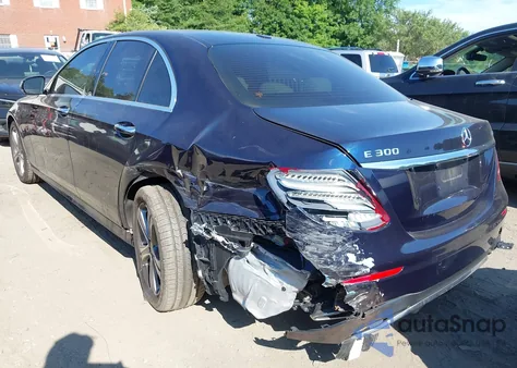 2019 Mercedes-Benz E 300 4Matic из США, поврежденный, VIN WDDZF4KB5KA620390